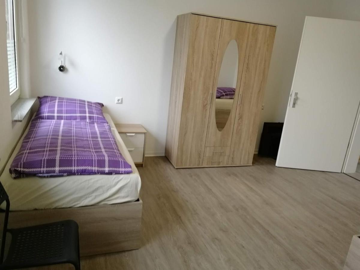 Haupthaus Moeblierte Zimmer Mit Eigenem Bad Uelzen Bagian luar foto