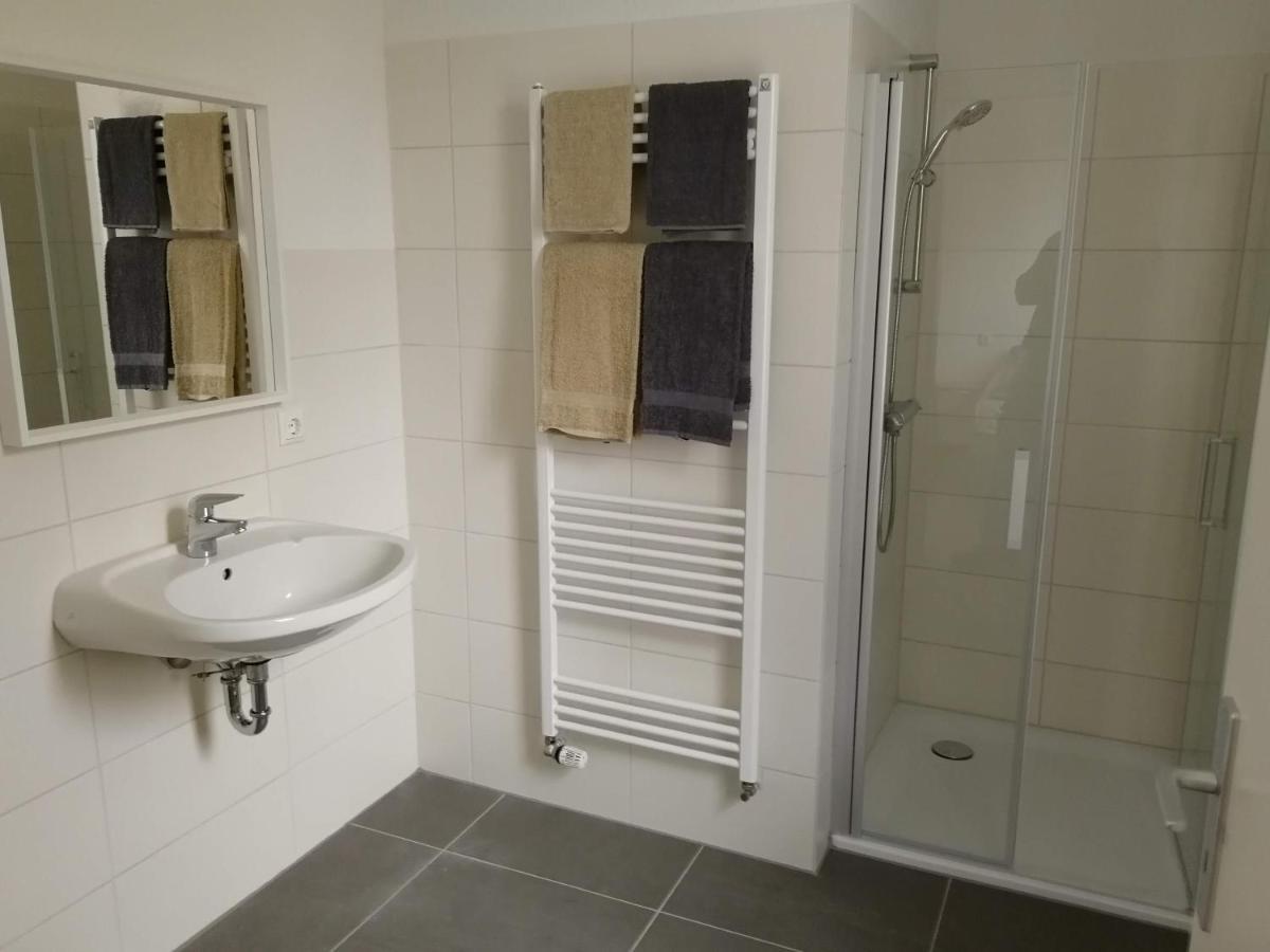 Haupthaus Moeblierte Zimmer Mit Eigenem Bad Uelzen Bagian luar foto
