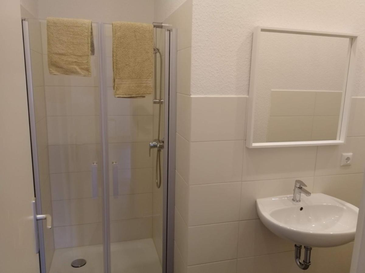 Haupthaus Moeblierte Zimmer Mit Eigenem Bad Uelzen Bagian luar foto