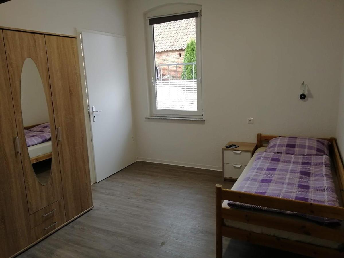 Haupthaus Moeblierte Zimmer Mit Eigenem Bad Uelzen Bagian luar foto